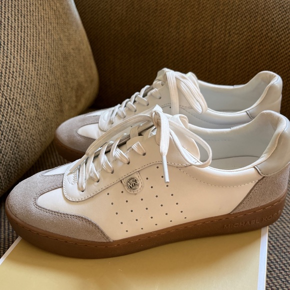 Michael Kors Scotty Leather Sneaker - Picture 2 of 3